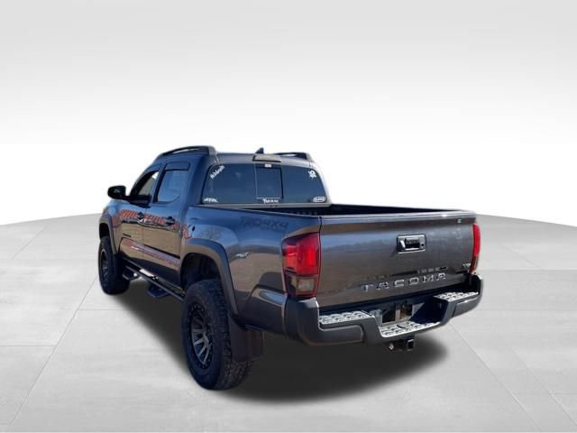 Used 2019 Toyota Tacoma TRD Off-Road image 3