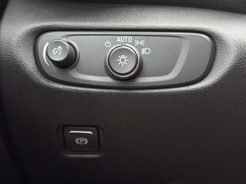 Used 2020 Chevrolet Blazer LT image 21