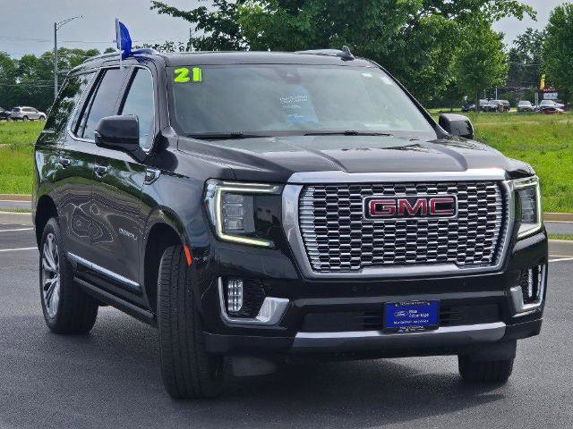 Used 2021 GMC Yukon Denali w/ Denali Premium Package AWD/4WD image 4