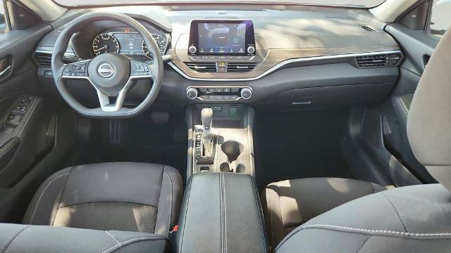 Used 2025 Nissan Altima 2.5 SV AWD/4WD image 24