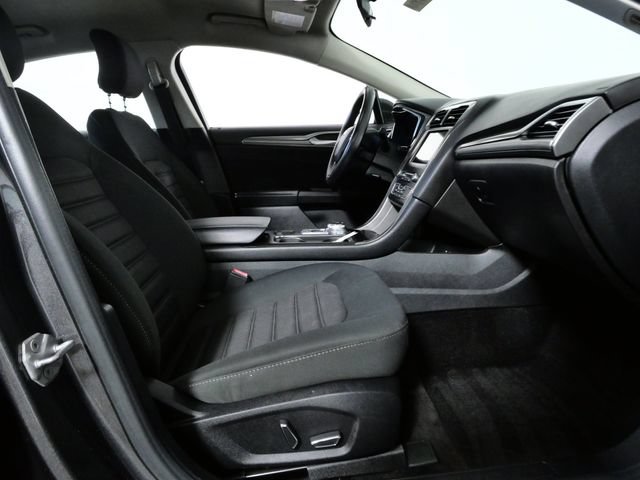 Certified 2017 Ford Fusion SE w/ Fusion SE Technology Package FWD image 10
