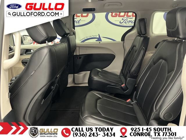 Used 2023 Chrysler Pacifica Touring-L FWD image 14