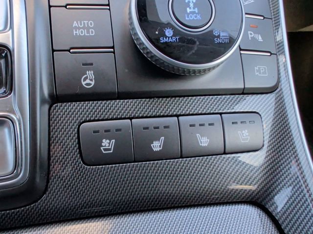 Used 2022 Hyundai Santa Fe Limited image 22