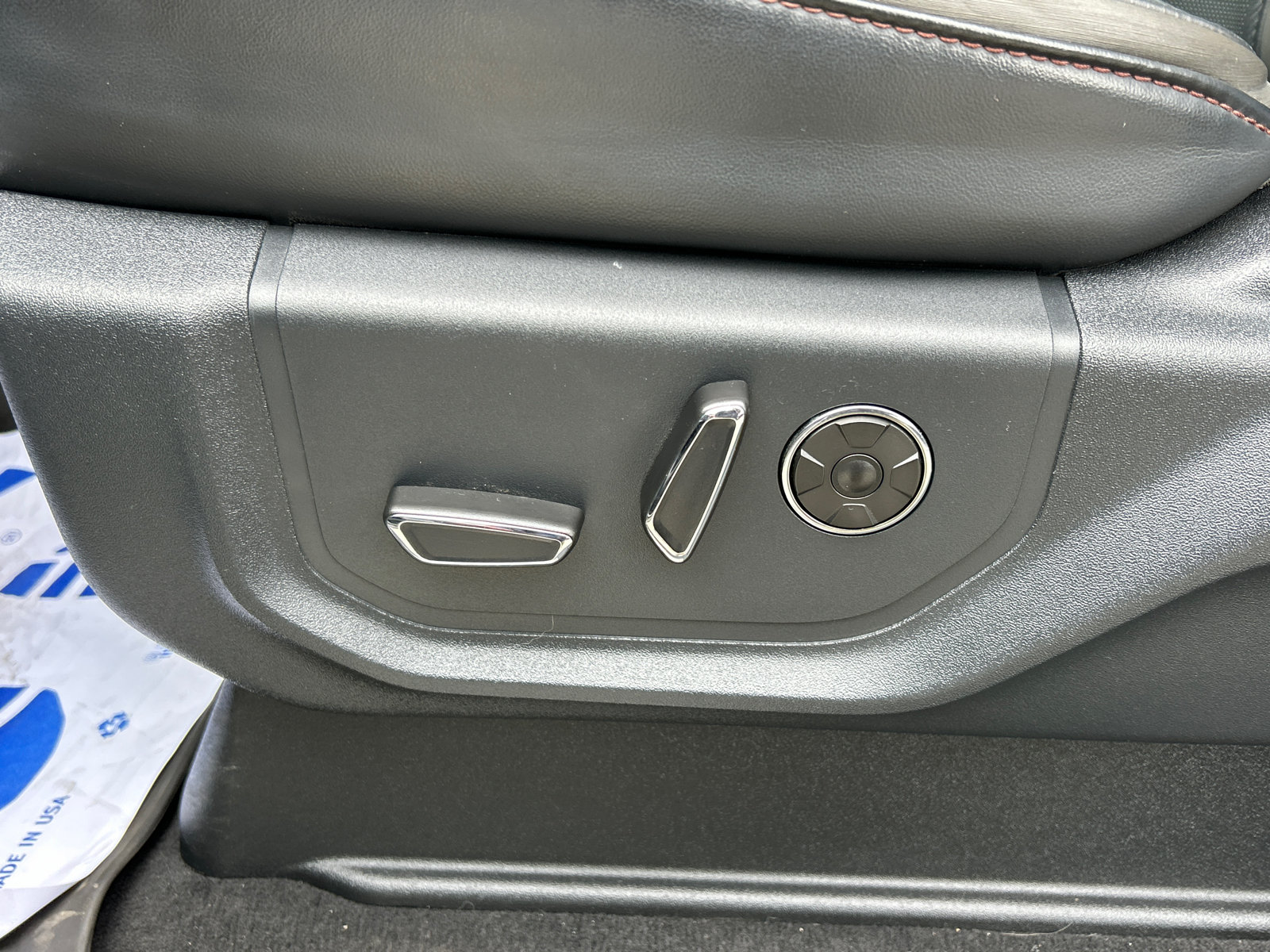 Certified 2022 Ford F350 Platinum AWD/4WD image 10
