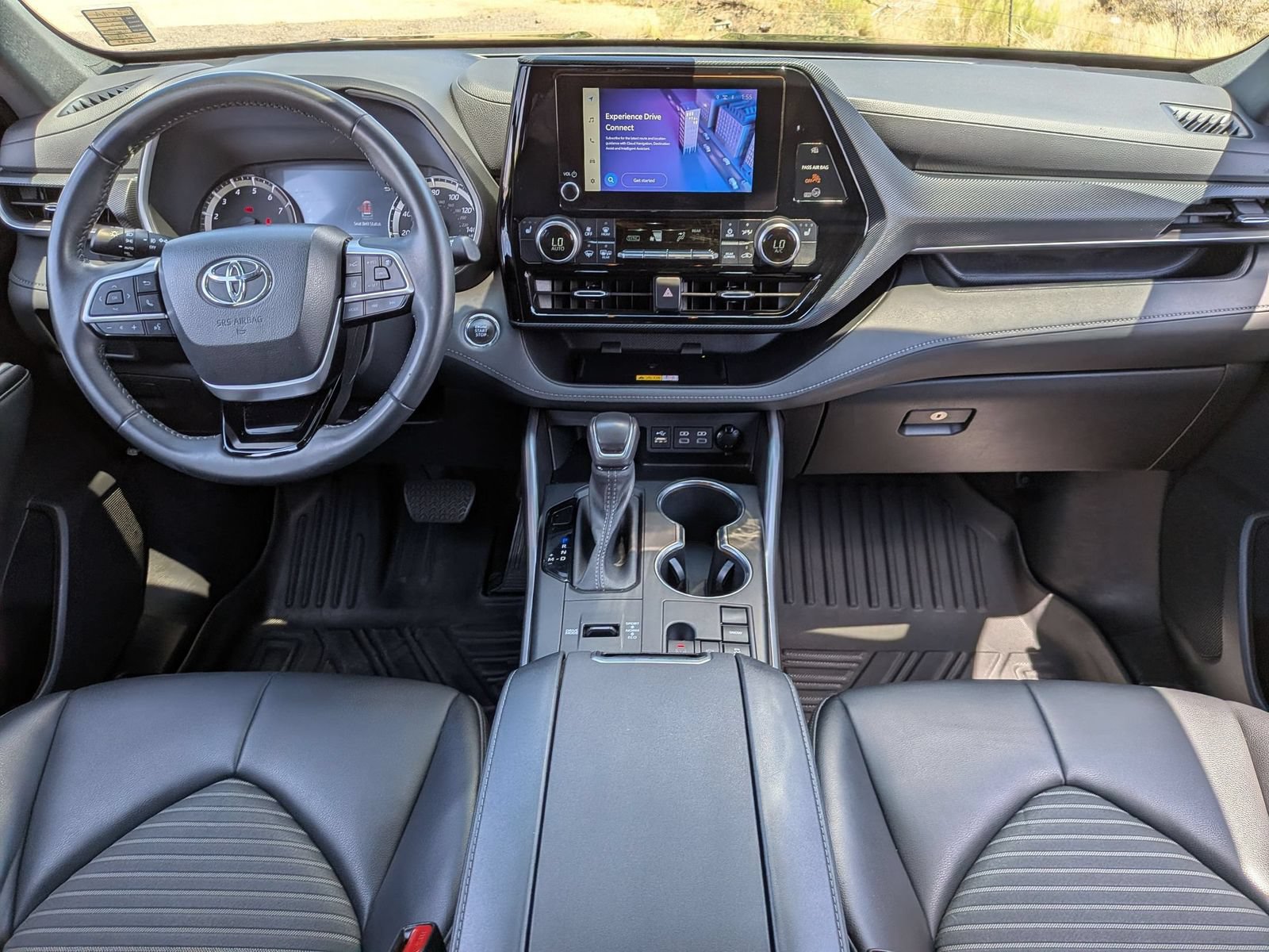 Used 2023 Toyota Highlander XSE FWD image 26