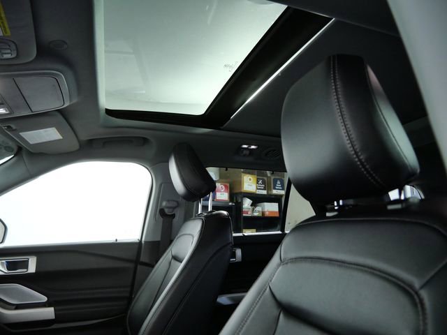 Certified 2024 Ford Explorer Limited w/ Limited Technology Package image 18