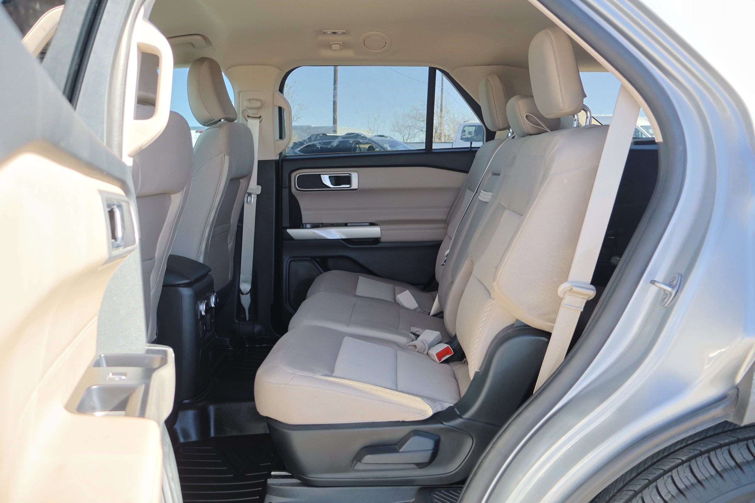 Certified 2023 Ford Explorer XLT image 38