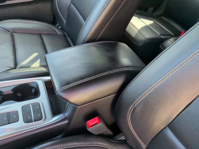 Certified 2024 Ford Explorer XLT w/ Equipment Group 202A RWD image 33