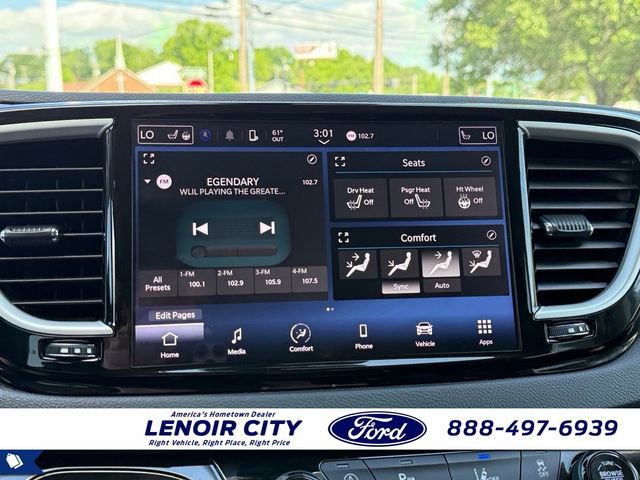 Used 2023 Chrysler Pacifica Touring-L FWD image 23