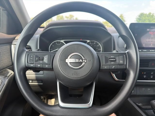 Used 2023 Nissan Rogue S AWD/4WD image 37