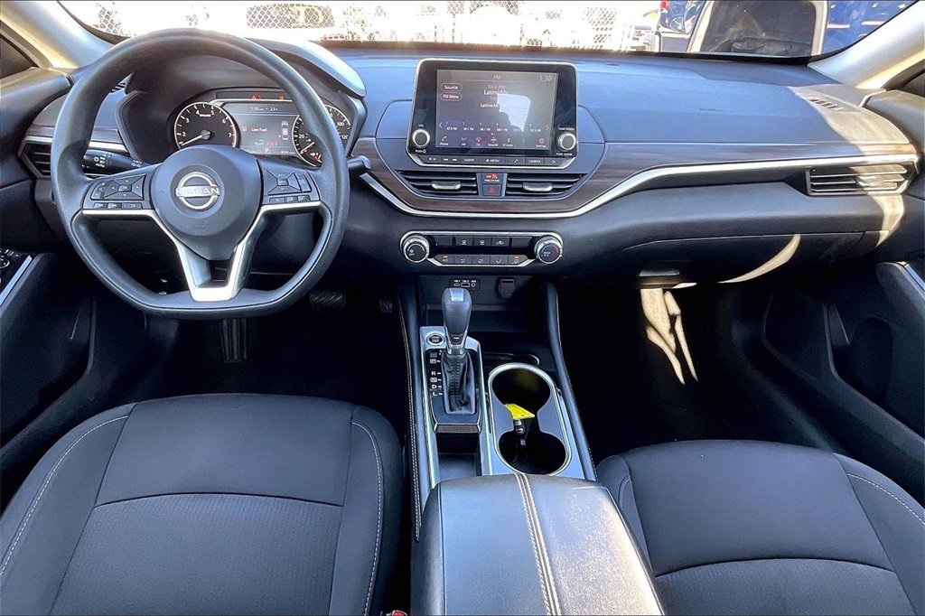 Used 2023 Nissan Altima 2.5 SV image 13