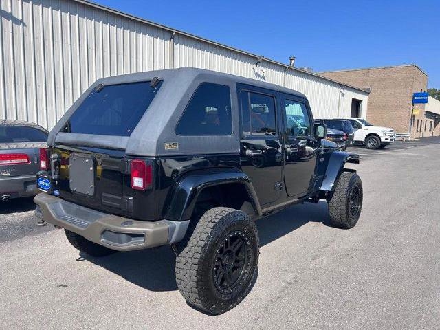 Used 2017 Jeep Wrangler Unlimited Sahara image 3
