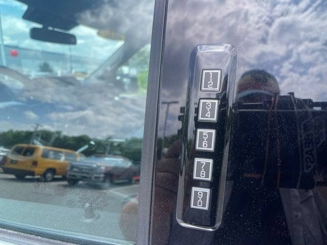Certified 2023 Ford F150 Lariat AWD/4WD image 44