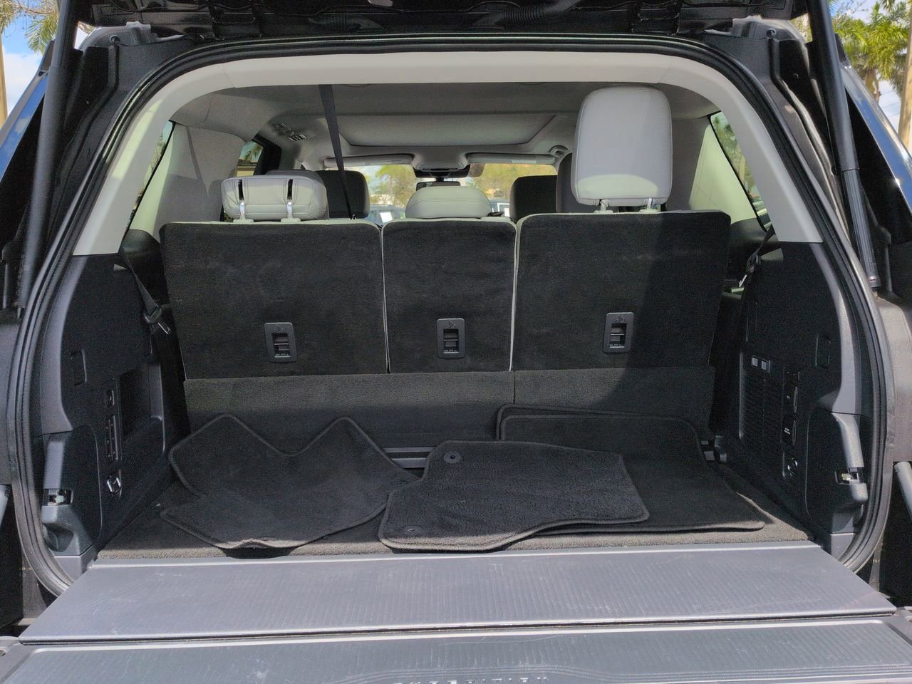 Certified 2025 Ford Expedition Active image 13