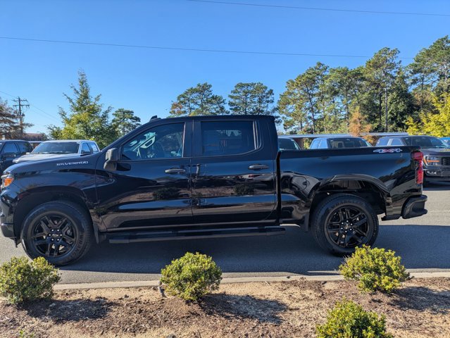 Used 2024 Chevrolet Silverado 1500 Custom image 2