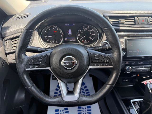 Used 2018 Nissan Rogue SV w/ Premium Package AWD/4WD image 15