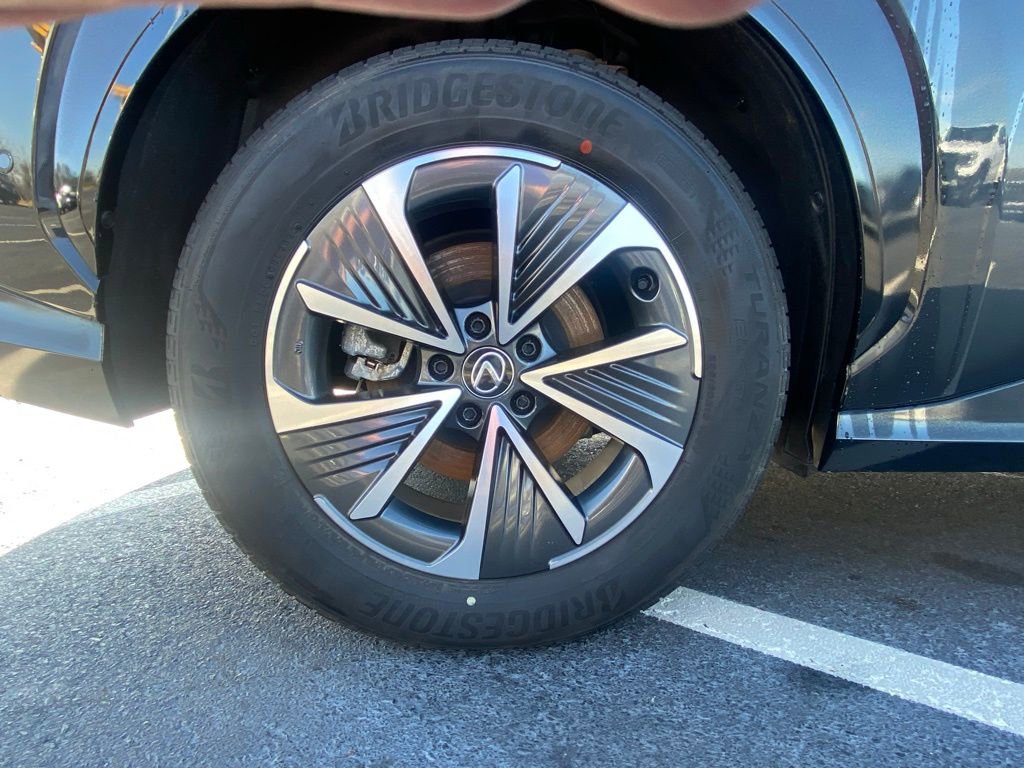 Used 2023 Lexus RZ 450e Premium w/ Technology Package image 30