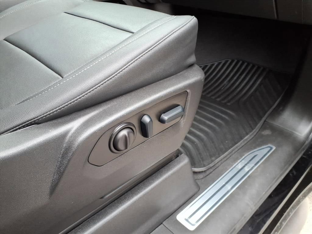 Used 2023 Chevrolet Silverado 2500 LTZ w/ LTZ Texas Edition image 12