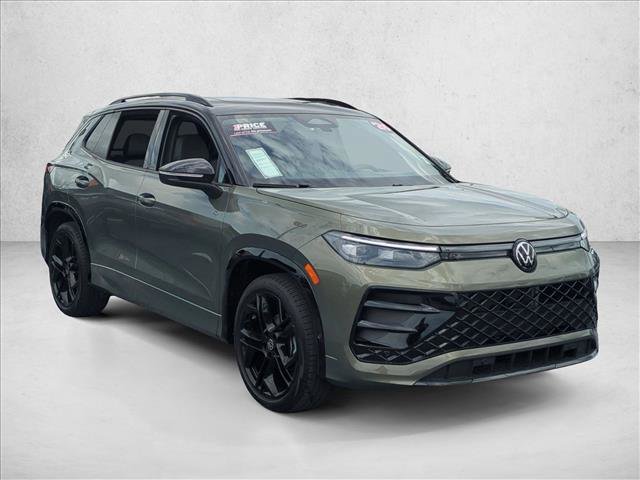 Used 2026 Volkswagen Tiguan SE R-Line FWD image 3