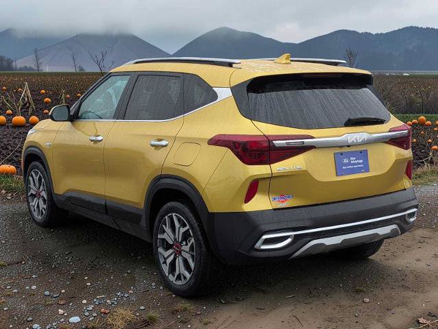 Used 2023 Kia Seltos SX w/ SX Sunroof Package AWD/4WD image 4