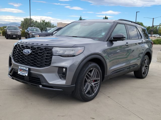 Certified 2025 Ford Explorer ST-Line w/ ST-Line Street Pack AWD/4WD image 7