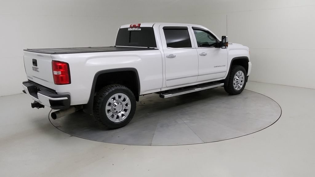 Used 2019 GMC Sierra 2500 Denali w/ Suspension Package, Off-Road AWD/4WD image 14