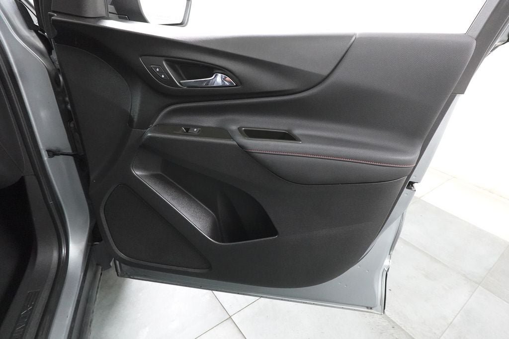 Used 2023 Chevrolet Equinox RS AWD/4WD image 29