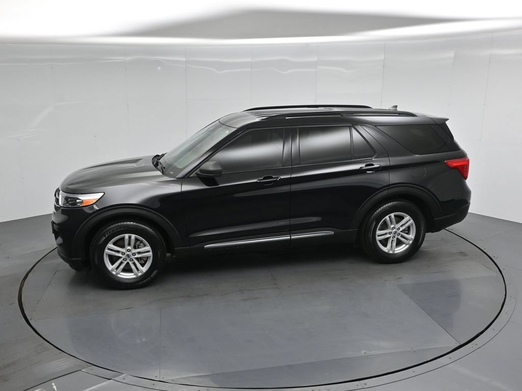 Certified 2024 Ford Explorer XLT RWD image 37