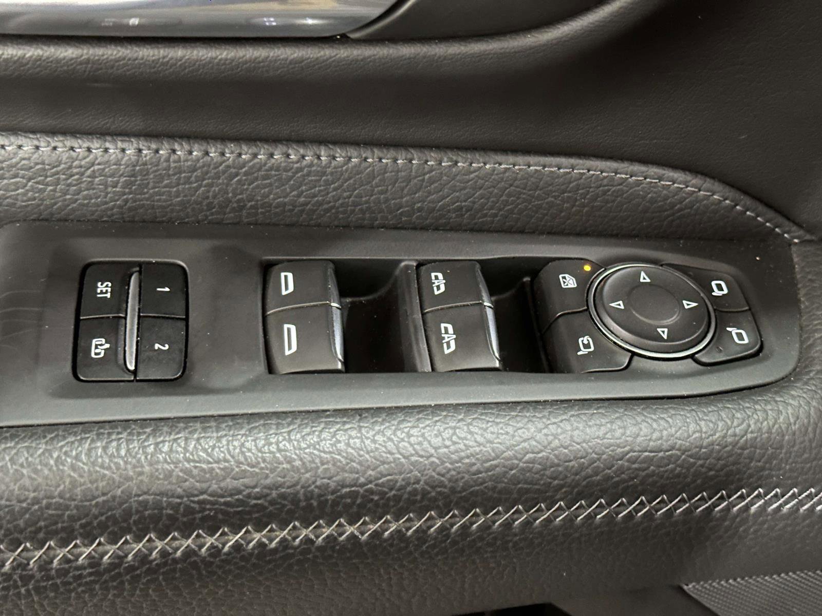 Used 2023 GMC Yukon Denali image 19