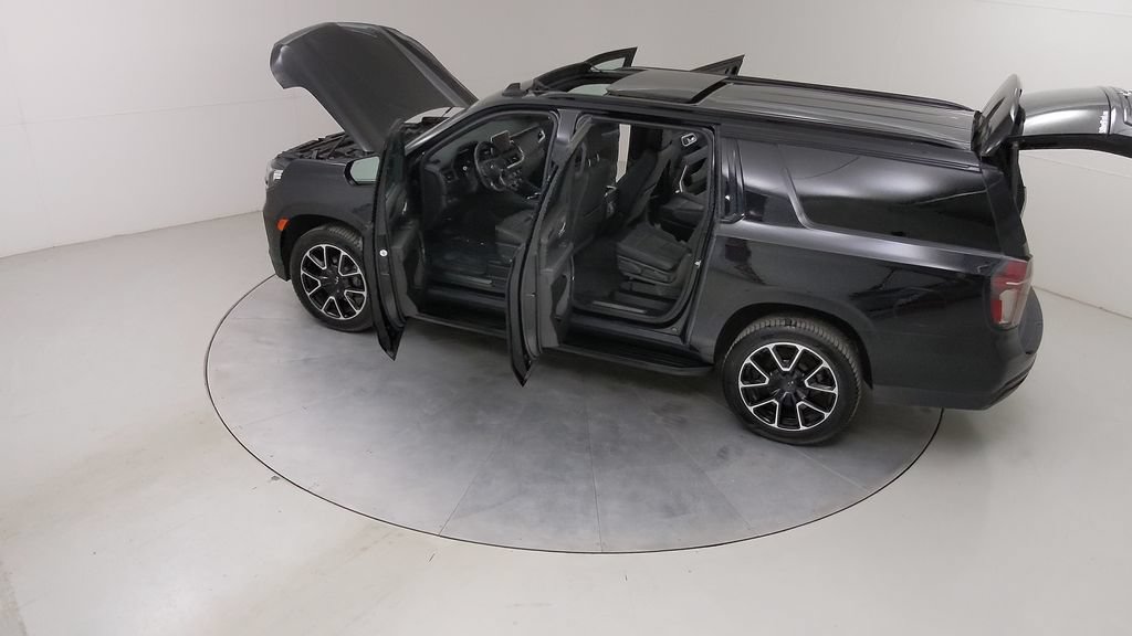 Used 2024 Chevrolet Suburban RST w/ Luxury Package AWD/4WD image 56