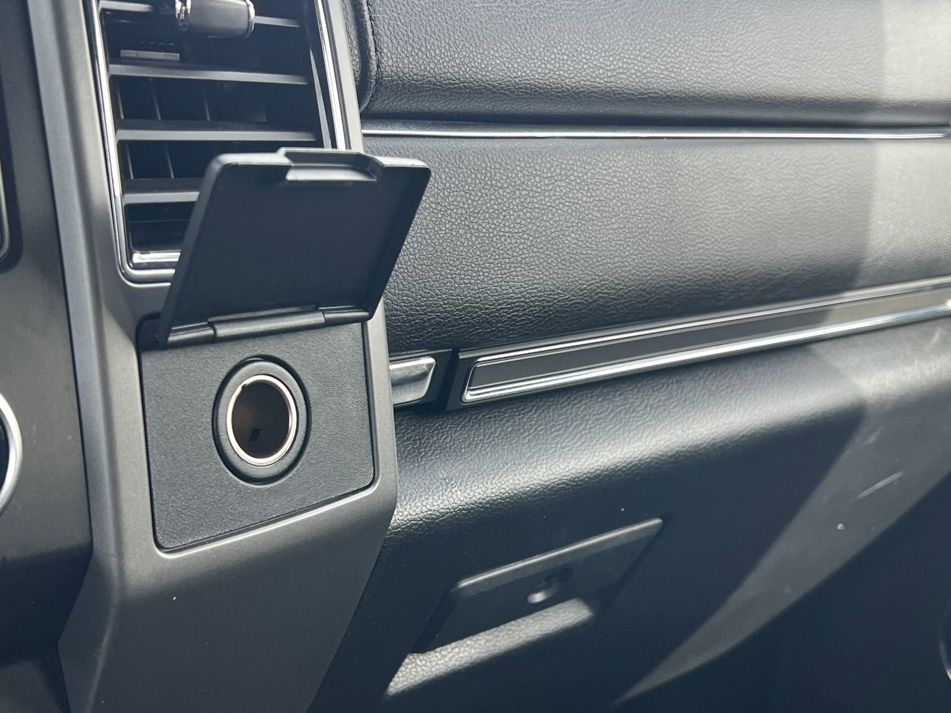 Certified 2021 Ford Expedition XLT image 15