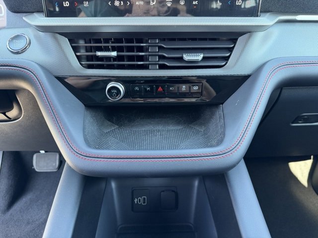 Certified 2026 Ford Explorer ST-Line w/ ST-Line Street Pack image 18