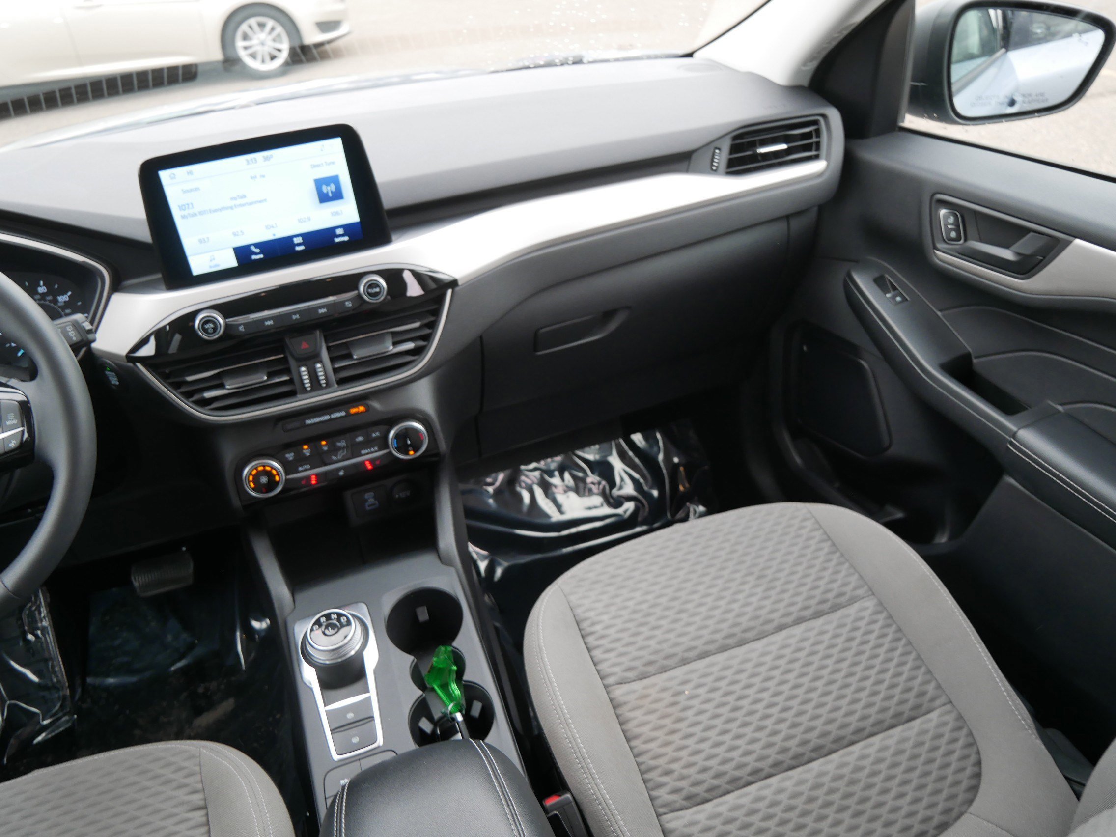 Certified 2022 Ford Escape SE w/ Cold Weather Package image 11