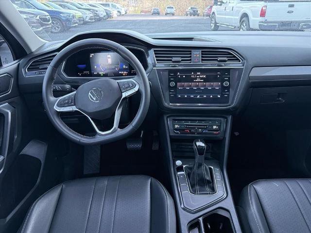 Used 2023 Volkswagen Tiguan SE w/ Panoramic Sunroof Package FWD image 12