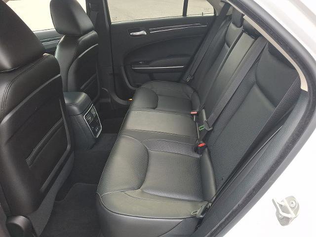 Used 2023 Chrysler 300 Touring L w/ Comfort Group image 10