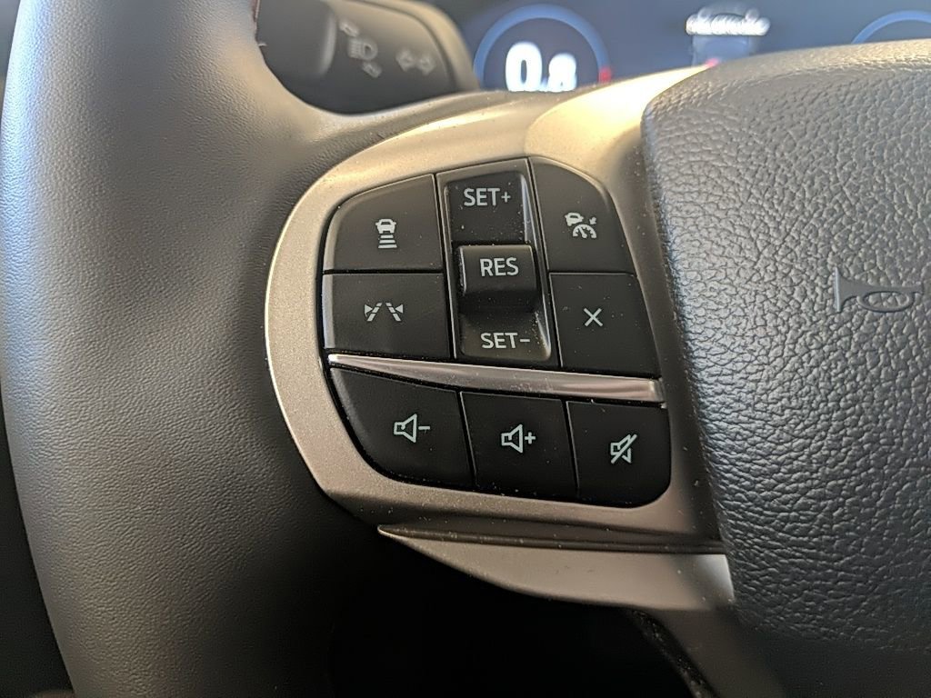 Certified 2025 Ford Explorer Active AWD/4WD image 18