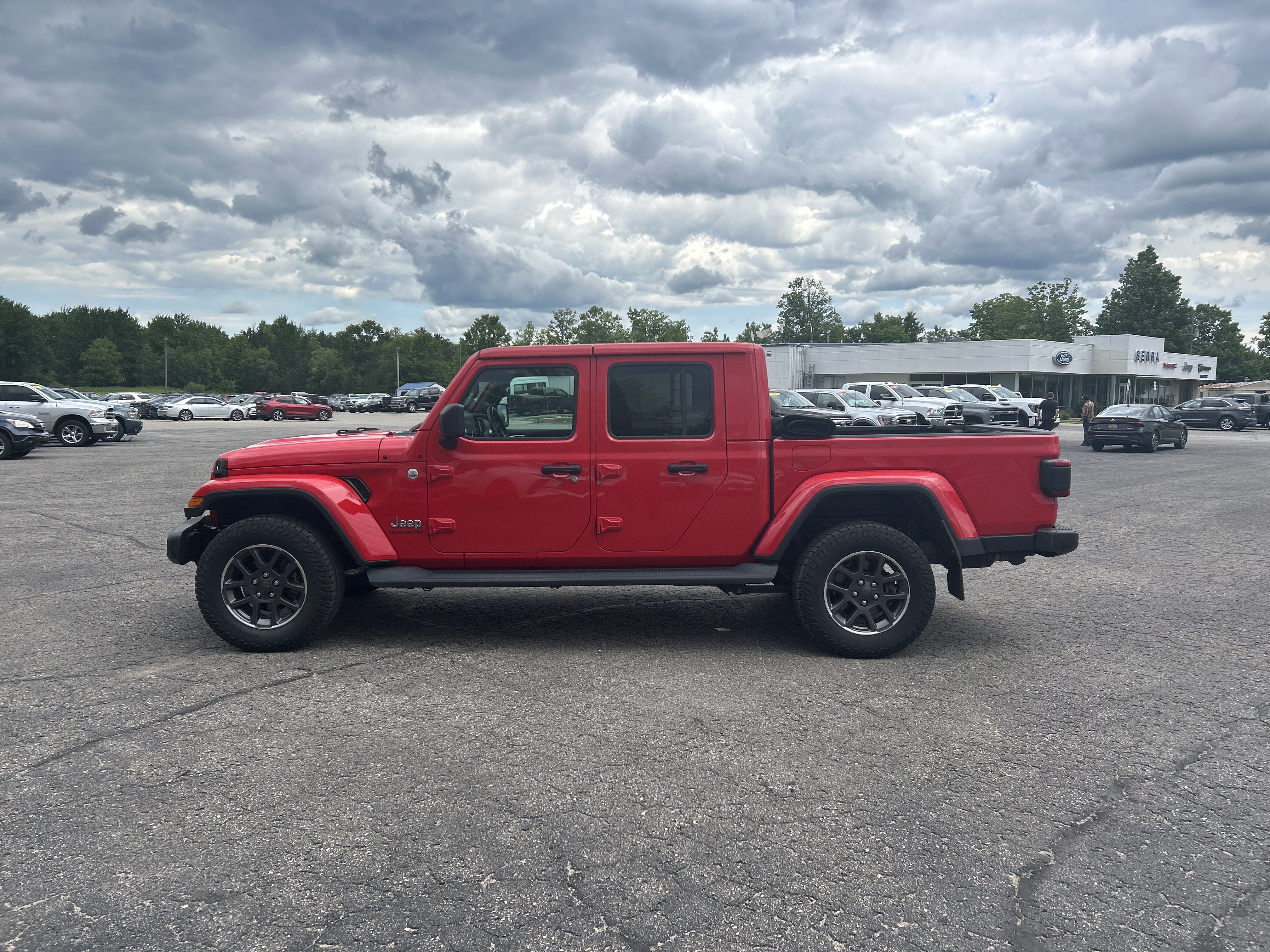 Used 2020 Jeep Gladiator Overland AWD/4WD image 7