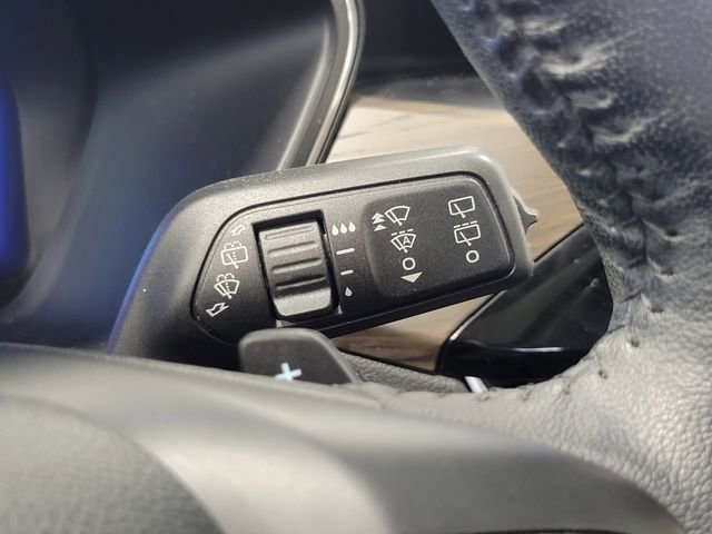 Certified 2020 Ford Escape Titanium AWD/4WD image 17