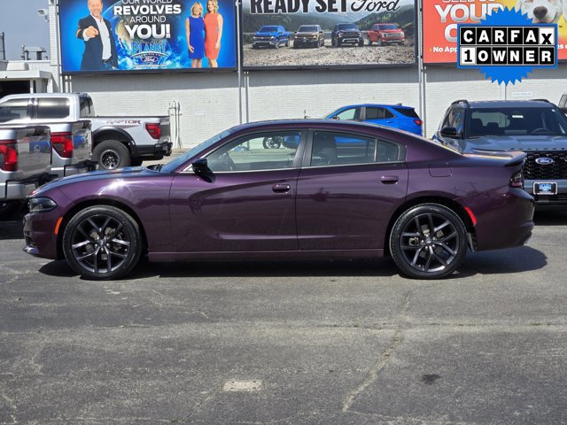 Used 2022 Dodge Charger SXT w/ Blacktop Package image 2