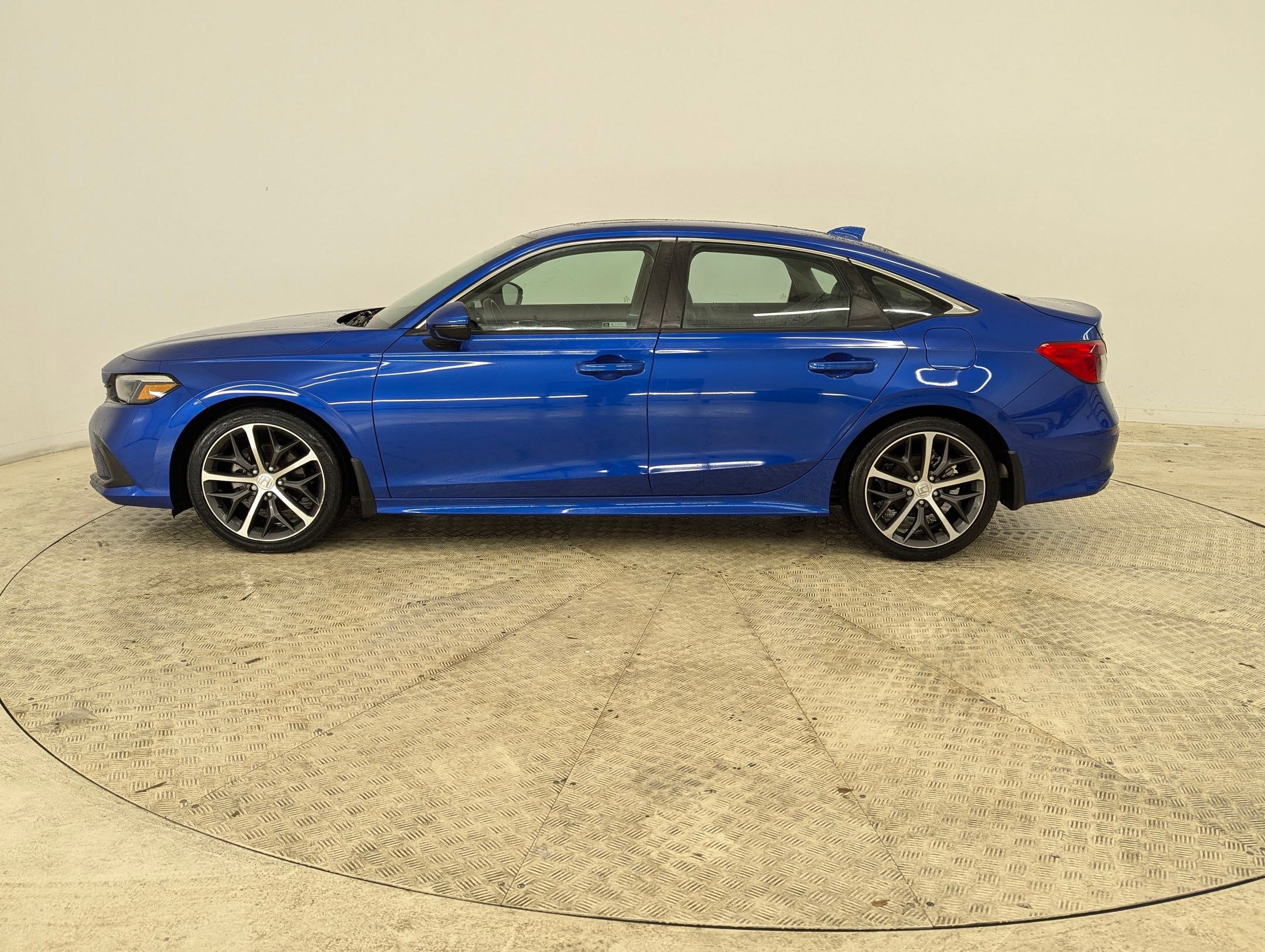 Used 2023 Honda Civic Touring video 2