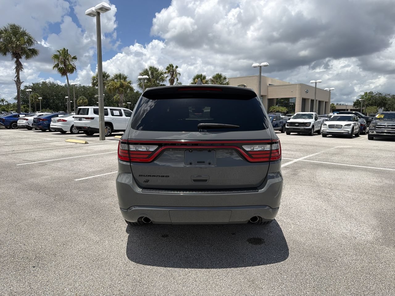Used 2022 Dodge Durango SXT w/ Blacktop Package AWD/4WD image 4