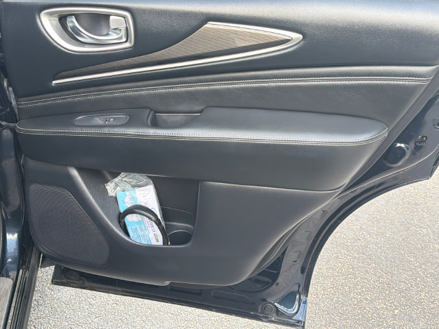 Used 2019 INFINITI QX60 Luxe w/ Essential Package FWD image 18