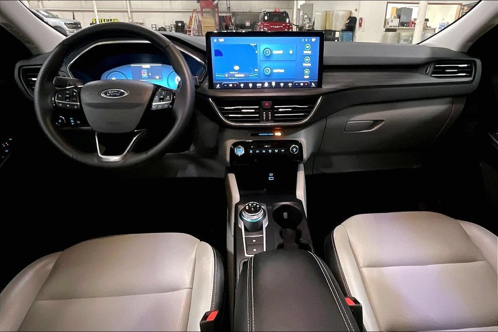 Certified 2023 Ford Escape Platinum AWD/4WD image 14