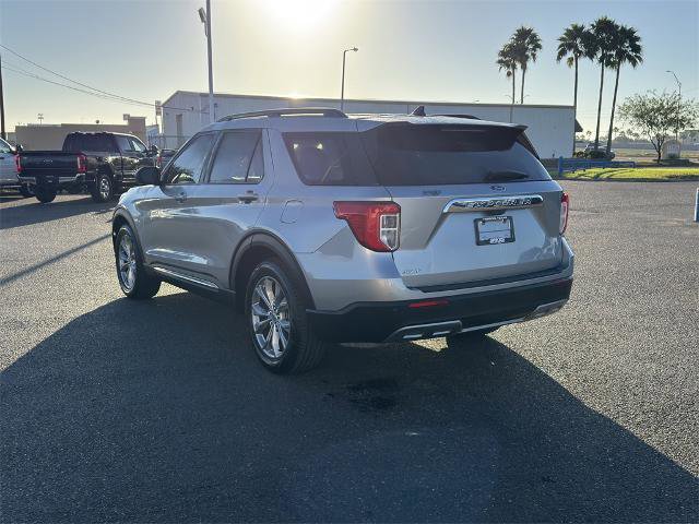 Certified 2022 Ford Explorer XLT w/ Equipment Group 202A image 7
