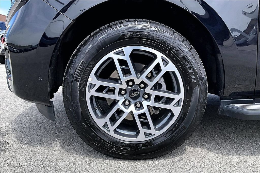 Certified 2025 Ford Expedition Max Active AWD/4WD image 9