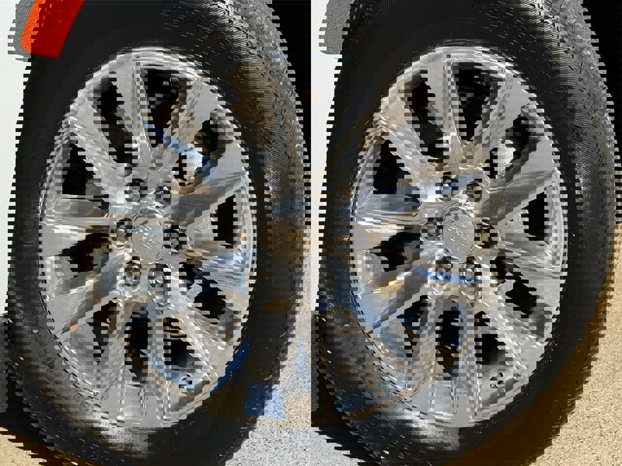 Used 2023 Chevrolet Suburban Premier image 8