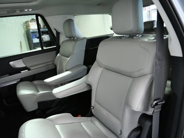 Certified 2025 Ford Expedition Active AWD/4WD image 14