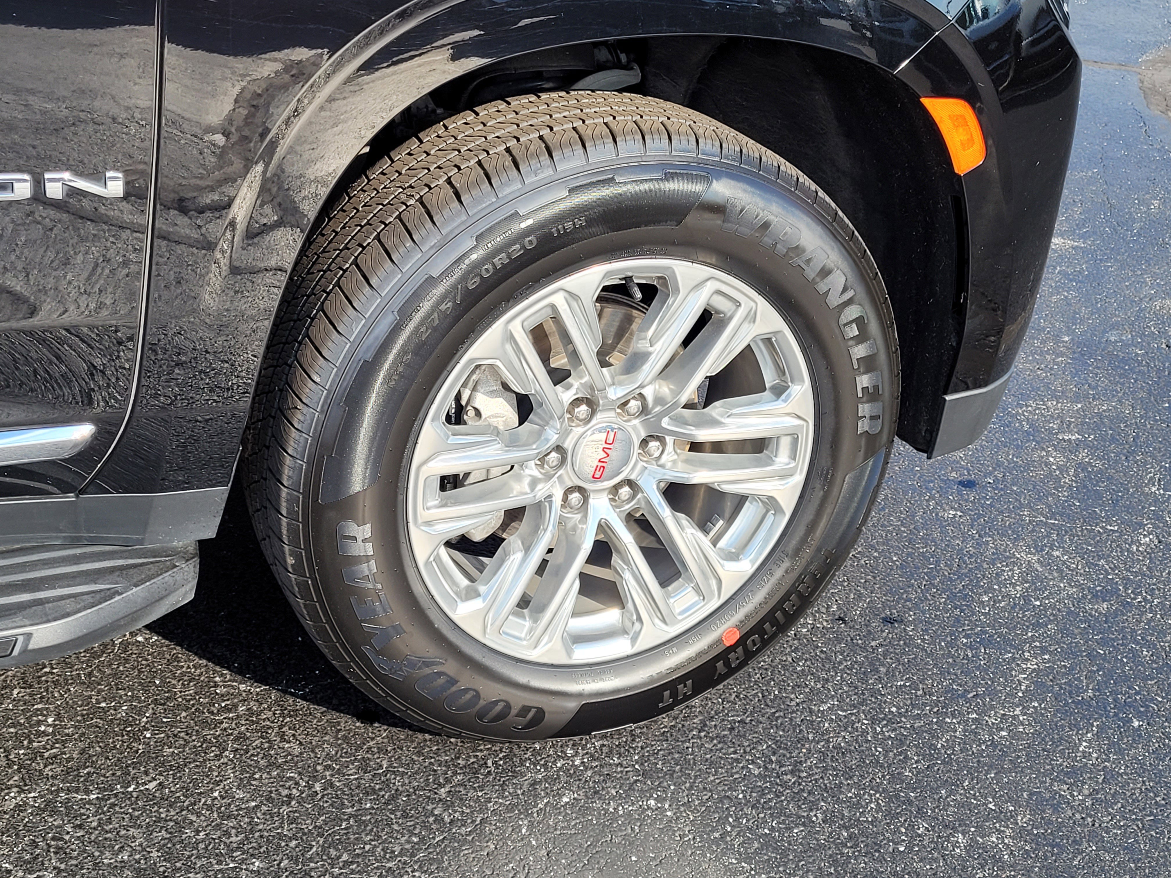 Used 2021 GMC Yukon SLT image 11