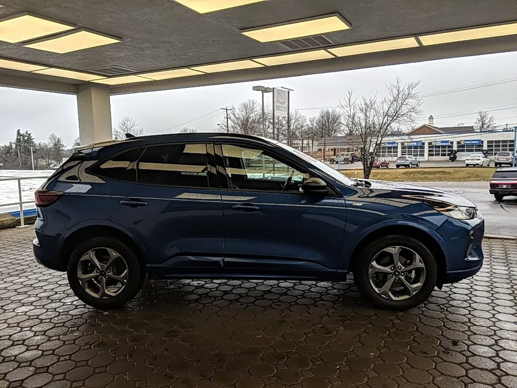 Certified 2023 Ford Escape ST-Line w/ Tech Pack #1 AWD/4WD image 5