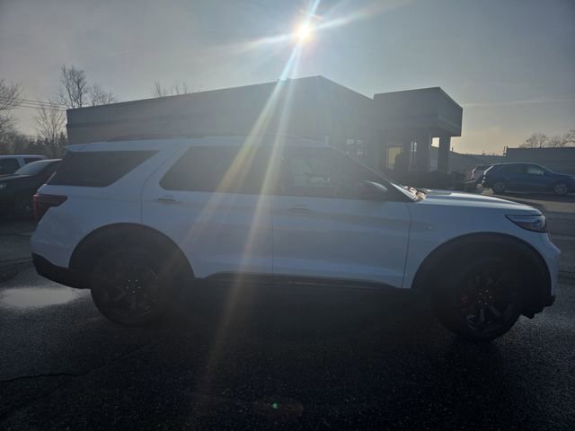 Certified 2024 Ford Explorer ST w/ Equipment Group 401A image 4